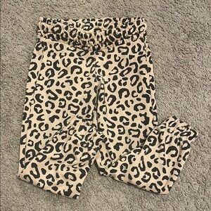 Old Navy Leopard Print Kids jogger Sweatpant Bottoms- XS (5)